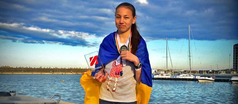 Navigatoarea Ebru Bolat, o tânără cu un vis pe care se luptă să-l îndeplinească