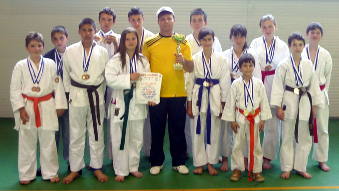 Karate > Medalii pentru Komura Vălenii de Munte, la Cupa Dinamo