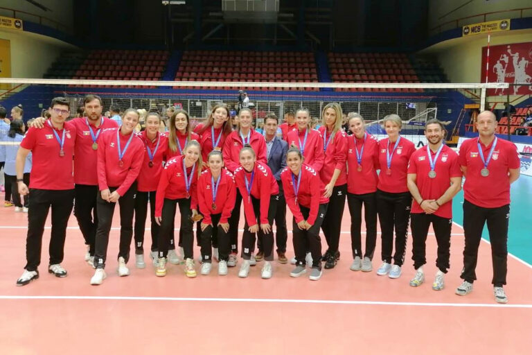 Dinamo București – medaliată cu argint, în Cupa Balcanică la volei feminin